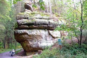 Sandstone outcrops always look fascinating. Well, okay, interesting. Photo: The Bear